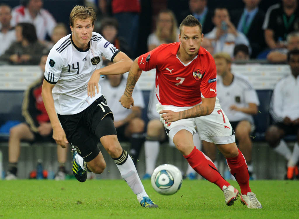 Jubel, Trubel, Heiterkeit bei der DFB-Elf und ihrem Anhang: Deutschland schlgt sterreich mit 6:2.