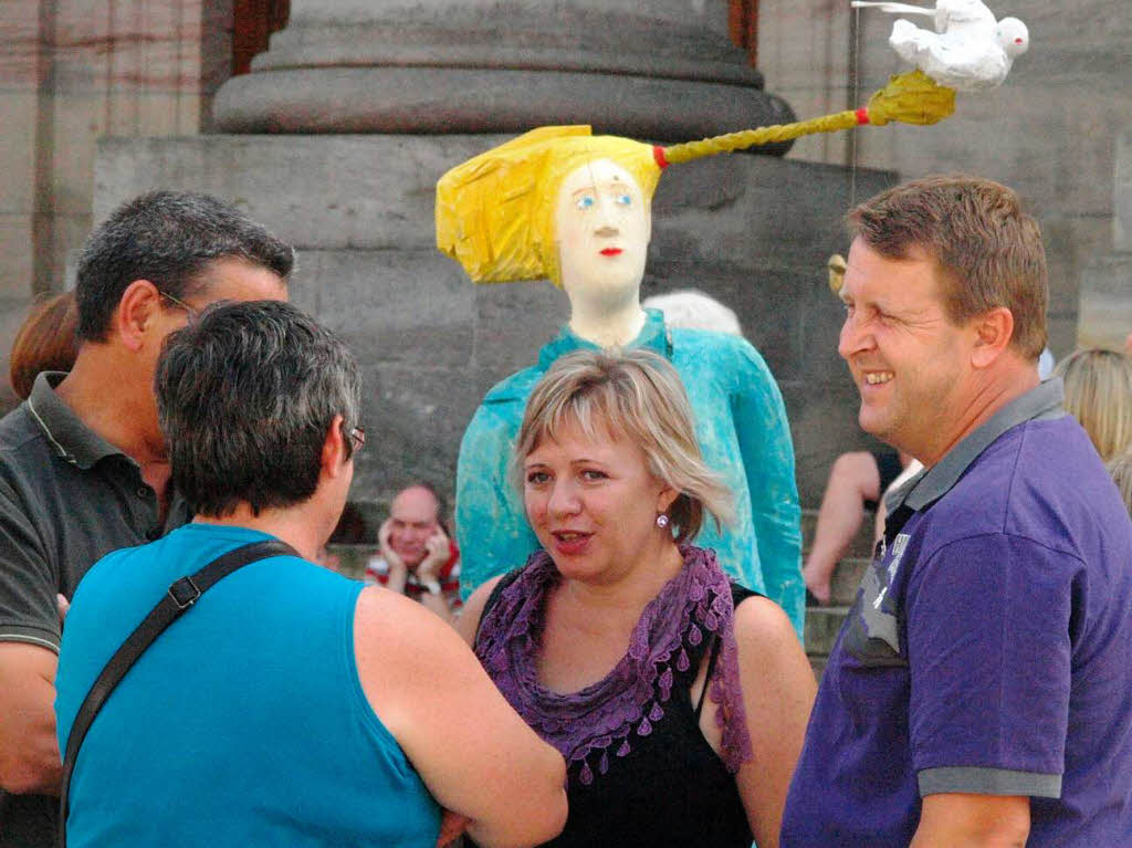 Viele Besucher bewunderten vor der Preisverleihung die fertigen Skulpturen. 