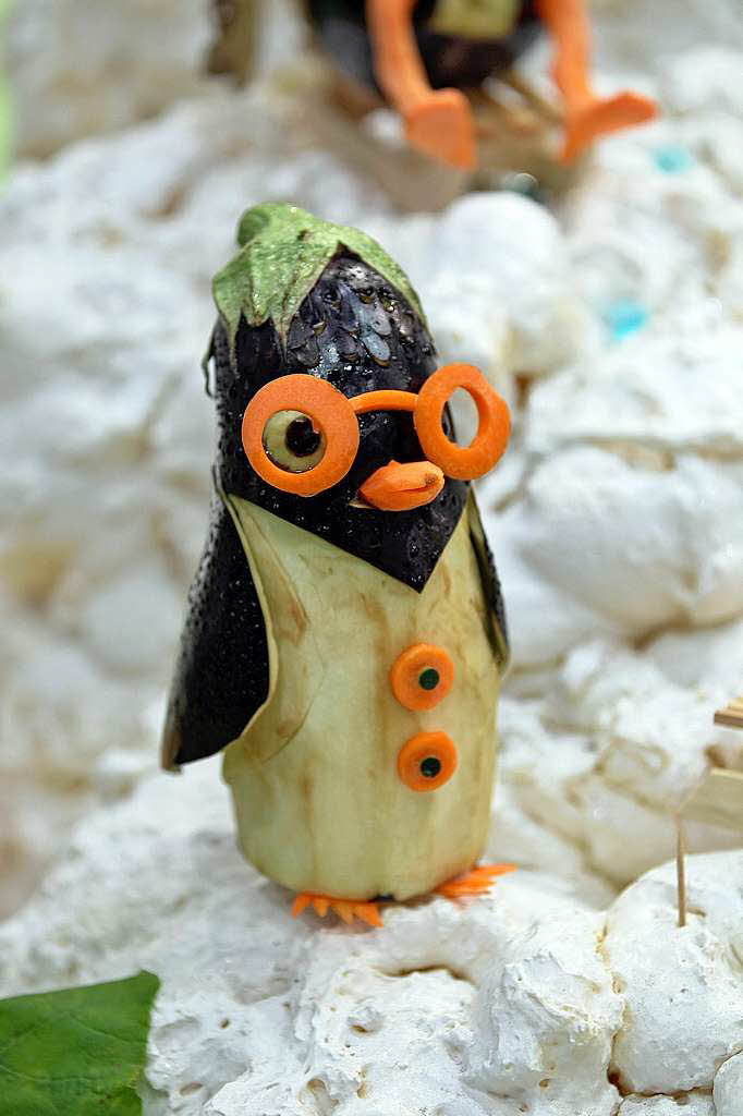 Ein Pinguin aus einer Aubergine