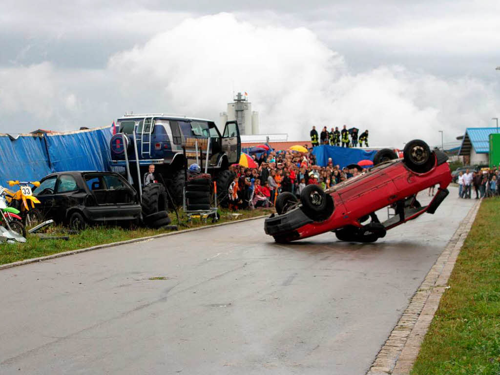Ein Crash folgt dem nächsten, das Publikum kommt aus dem Staunen nicht mehr raus. Ein Crash folgt dem nächsten, das Publikum kommt aus dem Staunen nicht mehr raus.