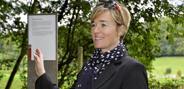 Stolz prsentiert Projektleiterin Manja Van Wezemael den Klimaweg.  | Foto: Michael Reich