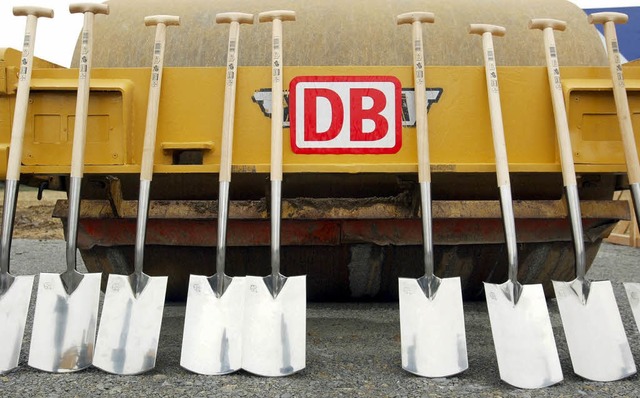 Die Bahn arbeitet an der Dreiseenbahn ... fahren wochenlang nicht (Symbolbild).  | Foto: Jens-Ulrich Koch