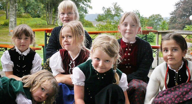 Die Mdchen der Kindertrachtengruppe sind zwischen zwei und zwlf Jahre alt.   | Foto: Ute Aschendorf