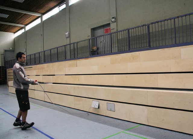 Die Sporthalle der Friedrich-Ebert-Sch...bsperrgitter sind leicht anzubringen.   | Foto: Marlies Jung-Knoblich