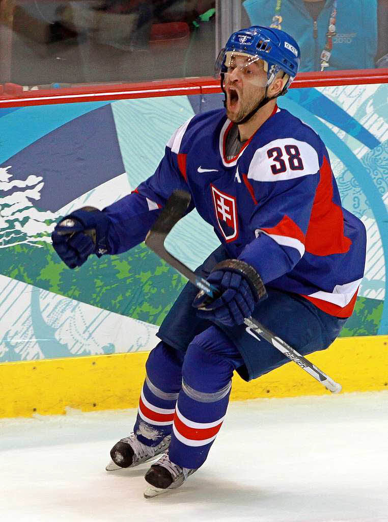Pavol Demitra war ein Weltstar des Eishockeys. Der Slowake hat mehr als 900-mal in der nordamerikanischen NHL gespielt und im Nationalteam oft fr Furore gesorgt. Auch er berlebte den Absturz nicht,.