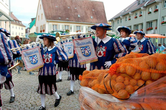 Kartoffeln und Fanfaren werden am Samstag, 1. Oktober, wieder das Bild prgen.  | Foto: Sylvia-Karina Jahn