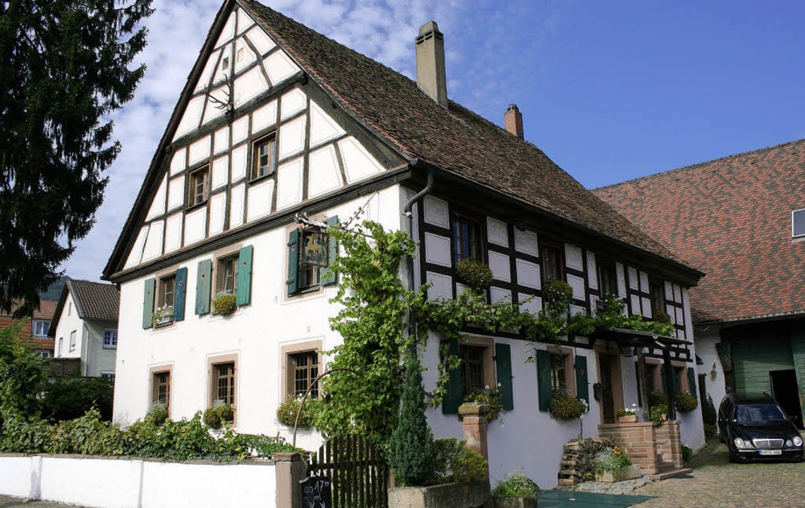 Seit dem 17. Jahrhundert gibt es den Hirschen in Merzhausen.  | Foto: Michael Saurer