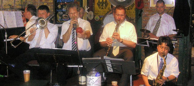 Ein Hhepunkt in der 30-jhrigen Bandg...in der Bourbon Street in New Orleans.   | Foto: Jochen Neubert/Daniel Gramespacher