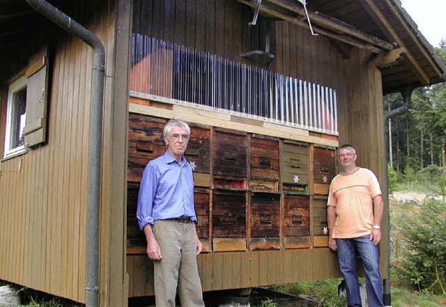 Imkervereinsvorsitzende Fridolin Vlkl...i Schweikhof die Bienenzucht frdern.   | Foto:  WOLFGANG ADAM