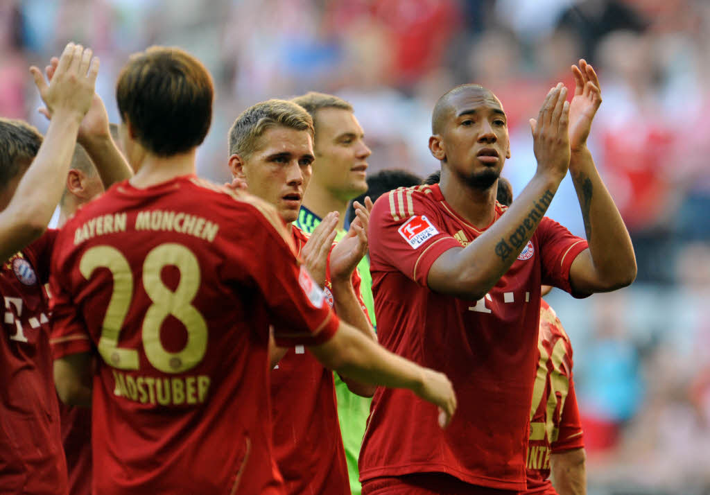 Siegesfreuden beim FC Bayern Mnchen nach dem Endstand von 7:0 gegen den SC Freiburg.