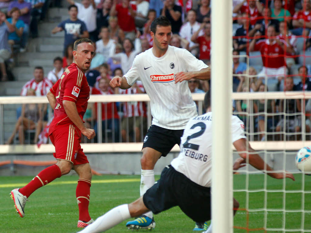 Franck Ribry erhht fr seinen Verein zum 2:0 gegen den SC Freiburg.