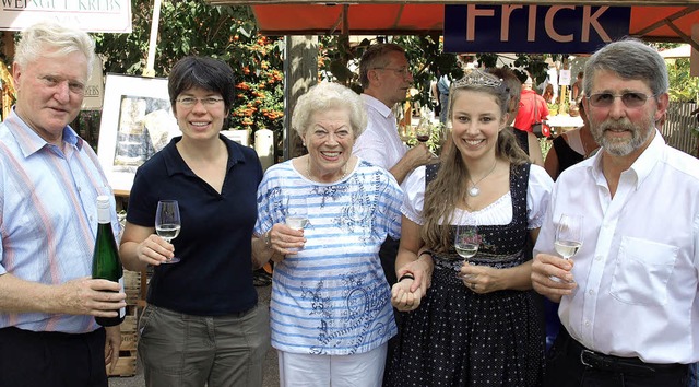 Erffneten den 14. Weinmarkt in Tllin...und Cheforganisator Karlheinz Ruser.    | Foto: Paul Schleer