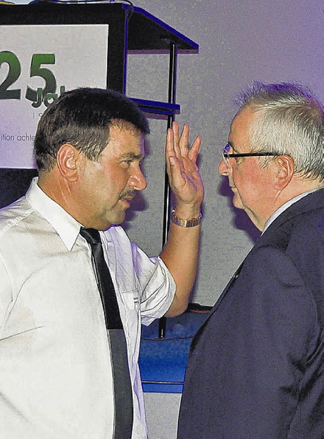 Kleenoil-Chef Milorad Krstic&#8217; (l...ch mit  Umweltpolitiker Klaus Tpfer   | Foto: Herbst