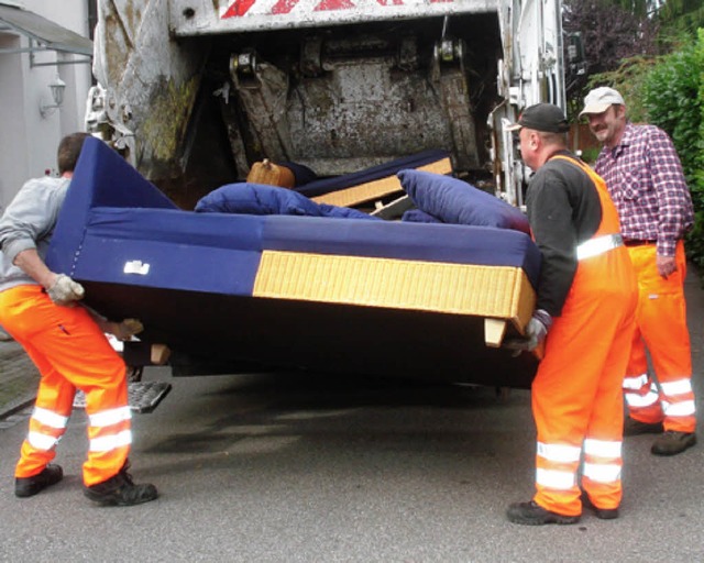 Die Sperrmllfahrzeuge sind  wieder unterwegs.   | Foto: Steineck