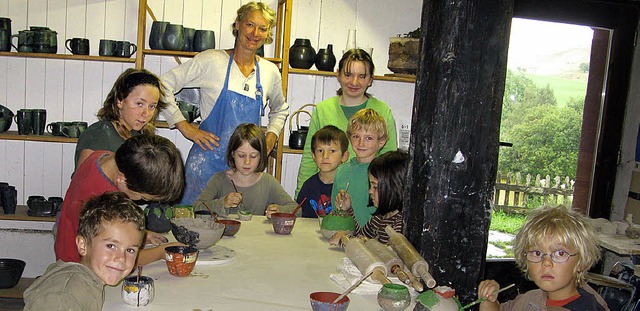 Zum Abschluss des Kinderferienprogramm...m Annehof einen Tpferkurs angeboten.   | Foto: Spiegelhalter