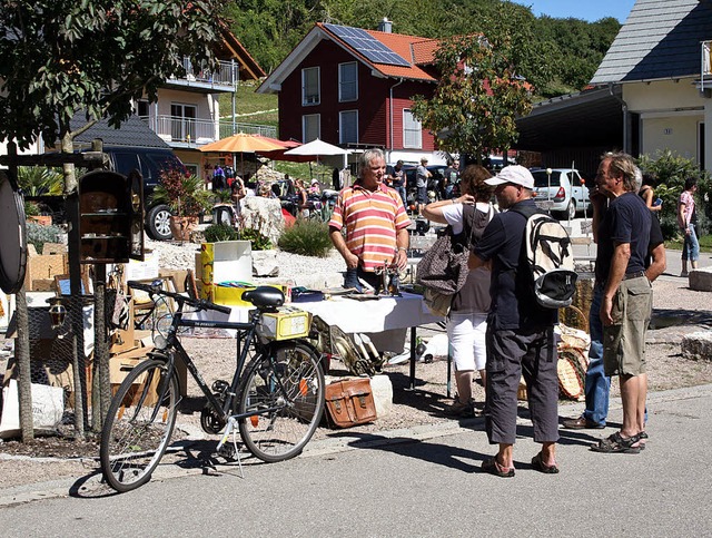 Immer wieder beliebt: der  Flohmarkt in Mauchen   | Foto: Rainer vomstein
