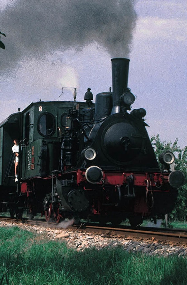 Zeitreise mit der historischen Eisenbahn: der Dampfzug der Achertalbahn   | Foto: Markus Donner