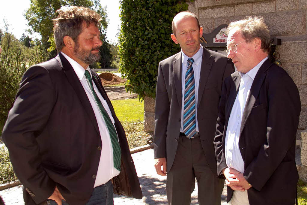 Besuch in Rothaus (von links): Landtagsabgeordneter Reinhold Pix, Brgermeister Christian Behringer und Brauereichef Thomas Schuble