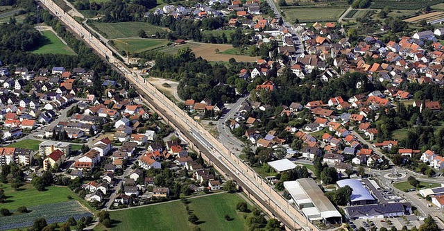 Zentrale Lage: Wo mitten im Dorf einst...ann, sollen die Brger mit aufzeigen.   | Foto: Erich Meyer