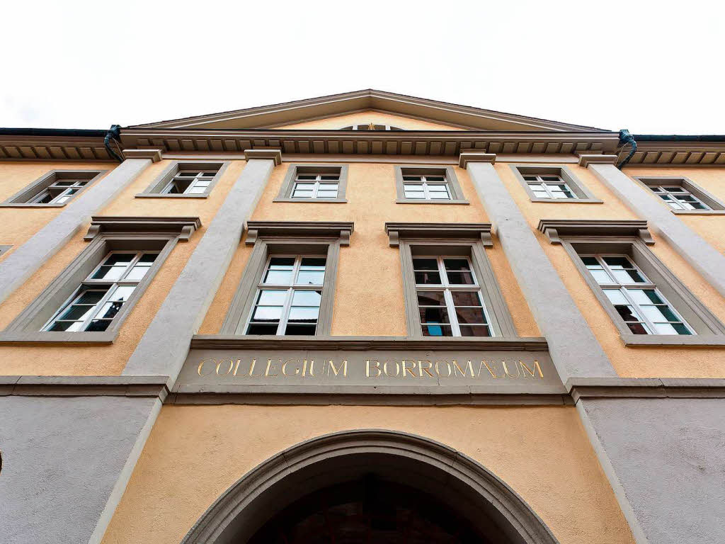 Im  Priesterseminar an der Schoferstrae in Freiburg werden seit 1827 knftige Priester ausgebildet. Benannt ist das Collegium Borromaeum...