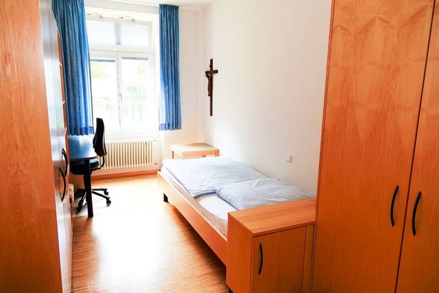 In einem solchen Zimmer wird Papst Ben...ei seinem Besuch in Freiburg schlafen.  | Foto: Dominic Rock