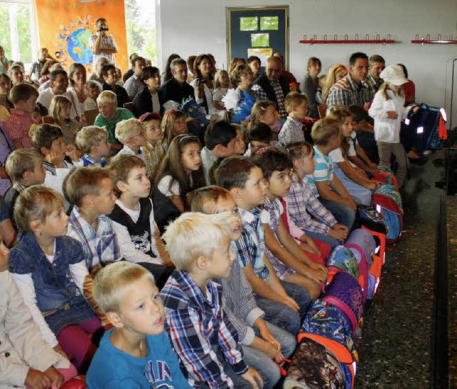 Gespannt warteten die neuen Erstklssl...jahres ein reiner Grundschulstandort.   | Foto: Claudia Leber