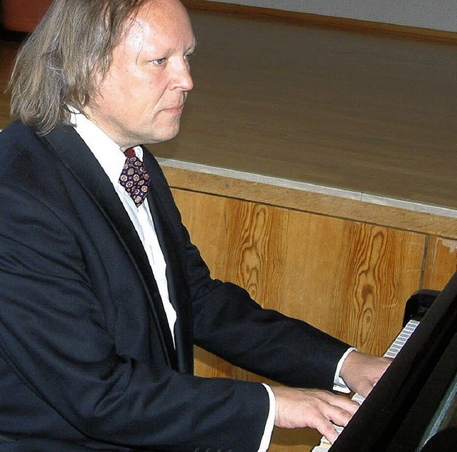 Virtuoses Spiel am Flgel:  Wolfram Lo...igsten Klavierstcke von Franz Liszt.   | Foto: Roswitha Frey