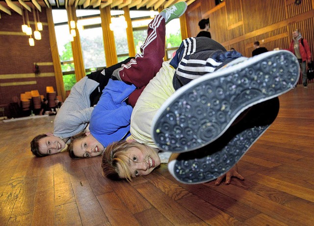 Am Boden betrt: Das neue Programm bietet Streetdance- und Breakdancegruppen.   | Foto: Privat