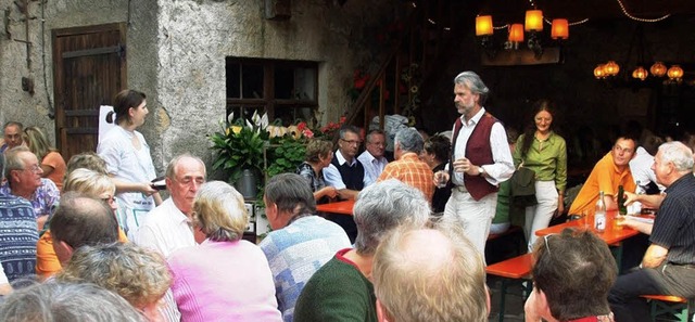 Im historischen Haltinger Dorfkern wird gefeiert.   | Foto: Musolt