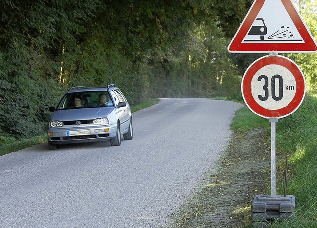 So lange noch Split auf dem sanierten ...egt, muss vorsichtig gefahren werden.   | Foto: Herbert Frey