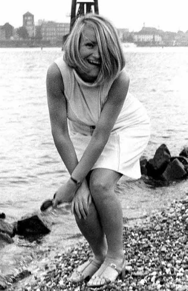 Da trug sie noch kurze Kleider: Alice Schwarzer in den 60er Jahren   | Foto: privat