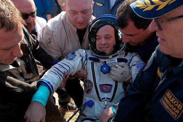 Drei Astronauten von der ISS landen in Kasachstan