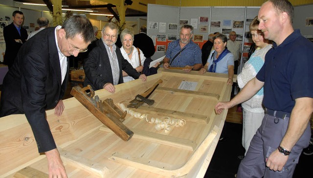 Ausstellungserffnung in Marckolsheim:...anz rechts Schiffbauer Michel Spiegel.  | Foto: Roland Vitt