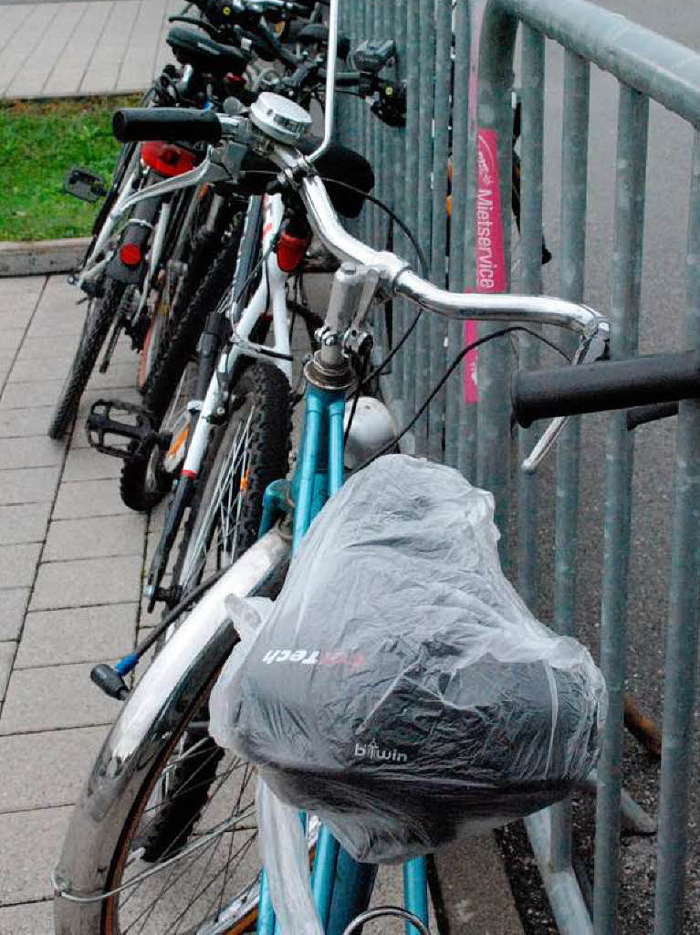 Mit Plastik gegen den Regen Mit Plastik gegen den Regen
