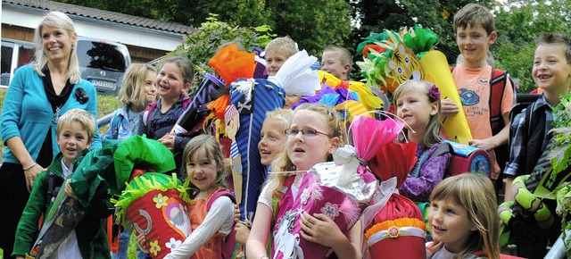 Erster Schultag: die Kinder der  Klass...en mit ihrer Lehrerin Julia  Schroer.   | Foto: Beatrice Ehrlich