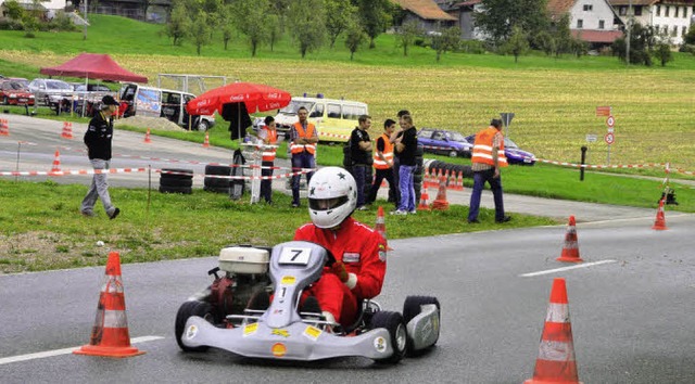 Mit dem Superkart auf regenglitschigem...: Hier Luca Hupfer vom MSC Offenburg.   | Foto: Dieter Erggelet