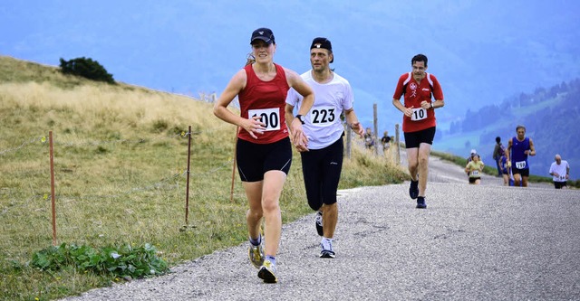 Die Erschpfung steht den Athleten auf...etzten Metern ins Gesicht geschrieben.  | Foto: paul berger