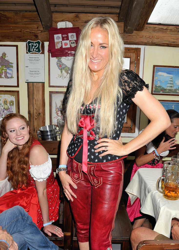 Die Moderatorin Janine Kunze Die Moderatorin Janine Kunze