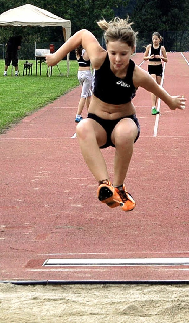 Auch Weitsprung gehrte zu den Diszipl...er Leichtathleten des TV Schwrstadt.   | Foto: Hildegard Siebold