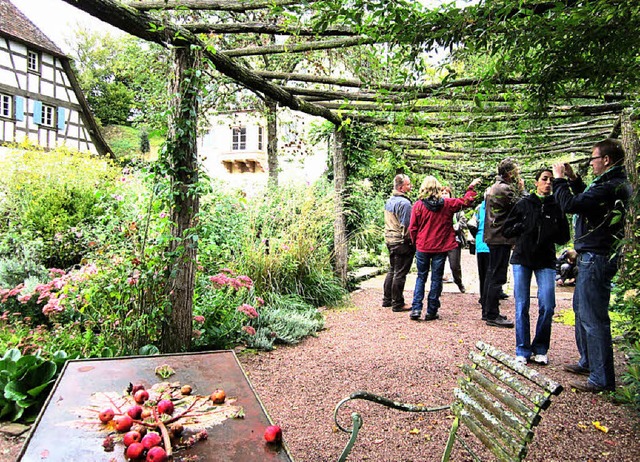 Noch einmal begrte Hansjrg Haas am ...te im Garten bei der ehemaligen Mhle.  | Foto: Reiner Merz