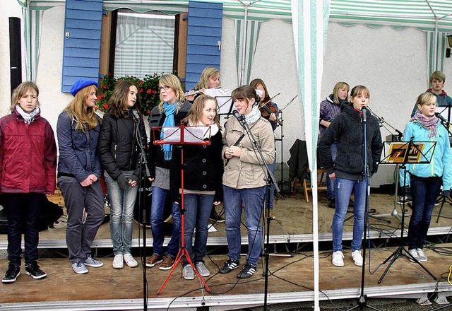 Ihre Premiere hatte die Jugendband Fir...eim Papstbesuch in Freiburg auftreten.  | Foto: E. Gross