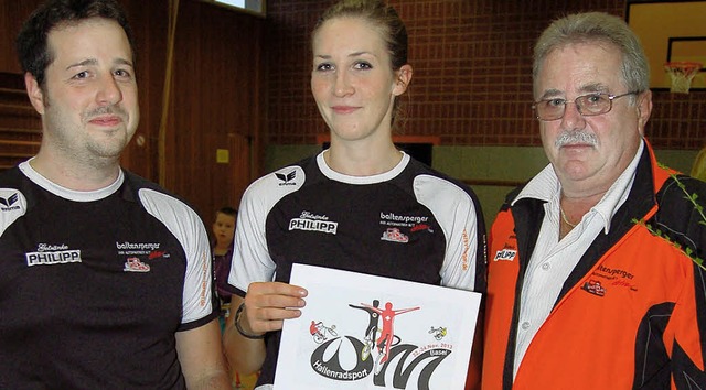 Martin Schmhling (von links), Karla S...ing vom RSV Herten zeigen das WM-Logo.  | Foto: Heinz Vollmar