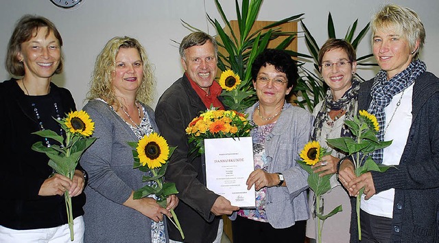 Zum 25-jhrigen Dienstjubilum an der ...hre Stellvertreterin Ariane Wallborn.   | Foto: Edgar Steinfelder