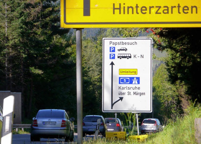 Schon in Hinterzarten sind an der B 31...Glottertal um Freiburg herumgeleitet.   | Foto: Winckelmann