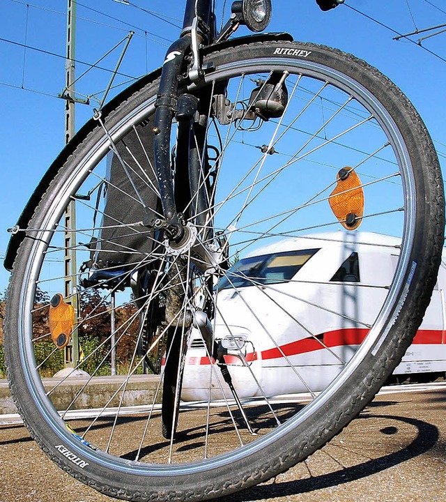 Vom Rad auf die Bahn umsteigen &#8211;...sel einfacher und attraktiver werden.   | Foto: Lauber