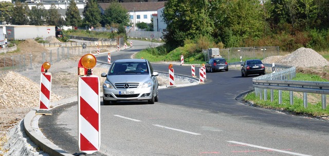 Frher ging&#8217;s hier geradeaus, k...Flche fr den Autobahnzoll  bentigt.  | Foto: Lauber