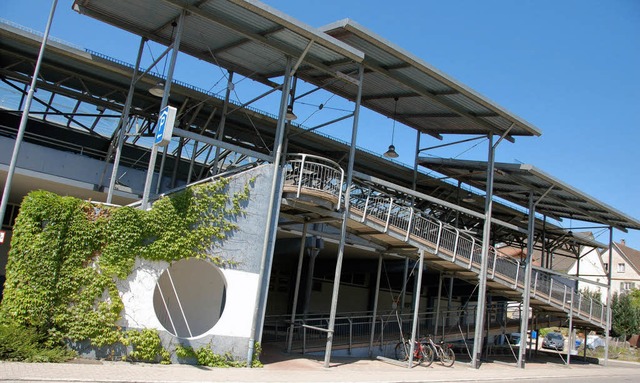 Auif den Dchern des Parkhauses in der...en bald Solaranlagen errichtet werden.  | Foto: michael krug