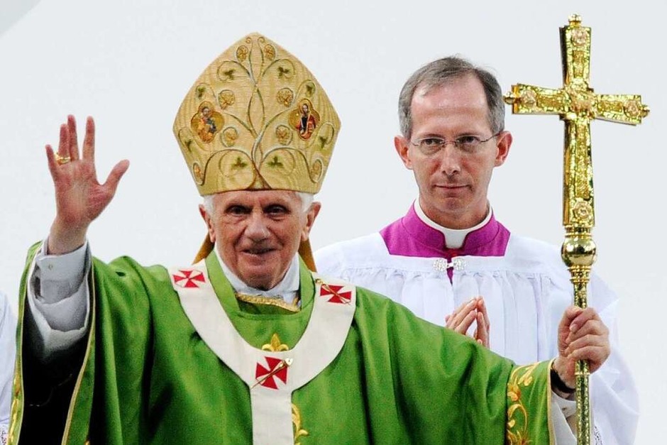 Die Messe vor 61.000 Gläubigen im Olympiastadion und die Rede im Bundestag – dies waren die Höhepunkte des ersten Tages des Papstbesuchs. (Foto: dpa) Die Messe vor 61.000 Gläubigen im Olympiastadion und die Rede im Bundestag – dies waren die Höhepunkte des ersten Tages des Papstbesuchs. (Foto: dpa)