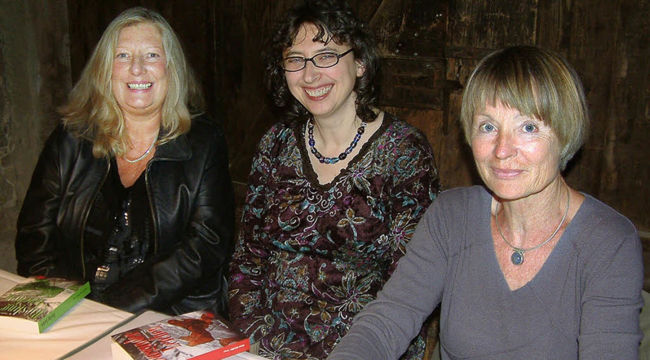 Sibylle Zimmermann, Anne Grießer und R...lesung &#8222;Burgunderleichen&#8220;   | Foto: Roswitha Frey