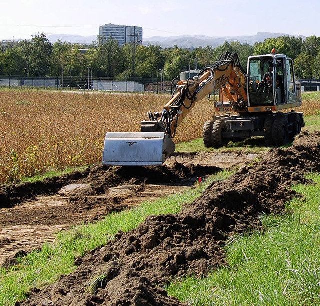 Der Radweg zwischen Warmbach und Herten ist im Bau.   | Foto: Heinz Vollmar